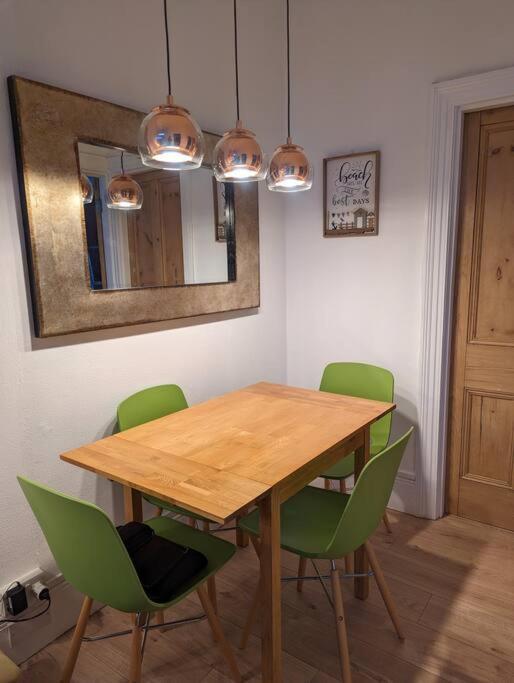 Apartment Spacious First Floor Family Flat, Sea View