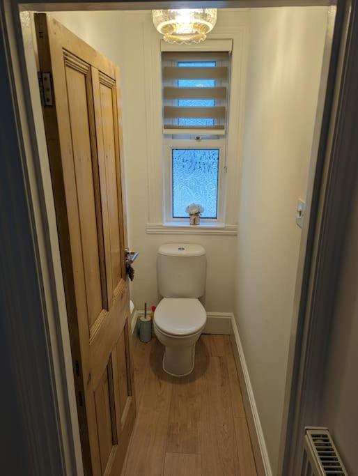 Spacious First Floor Family Flat, Sea View Apartment
