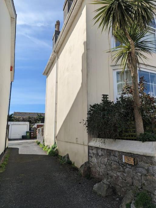 Apartment Spacious First Floor Family Flat, Sea View Torquay