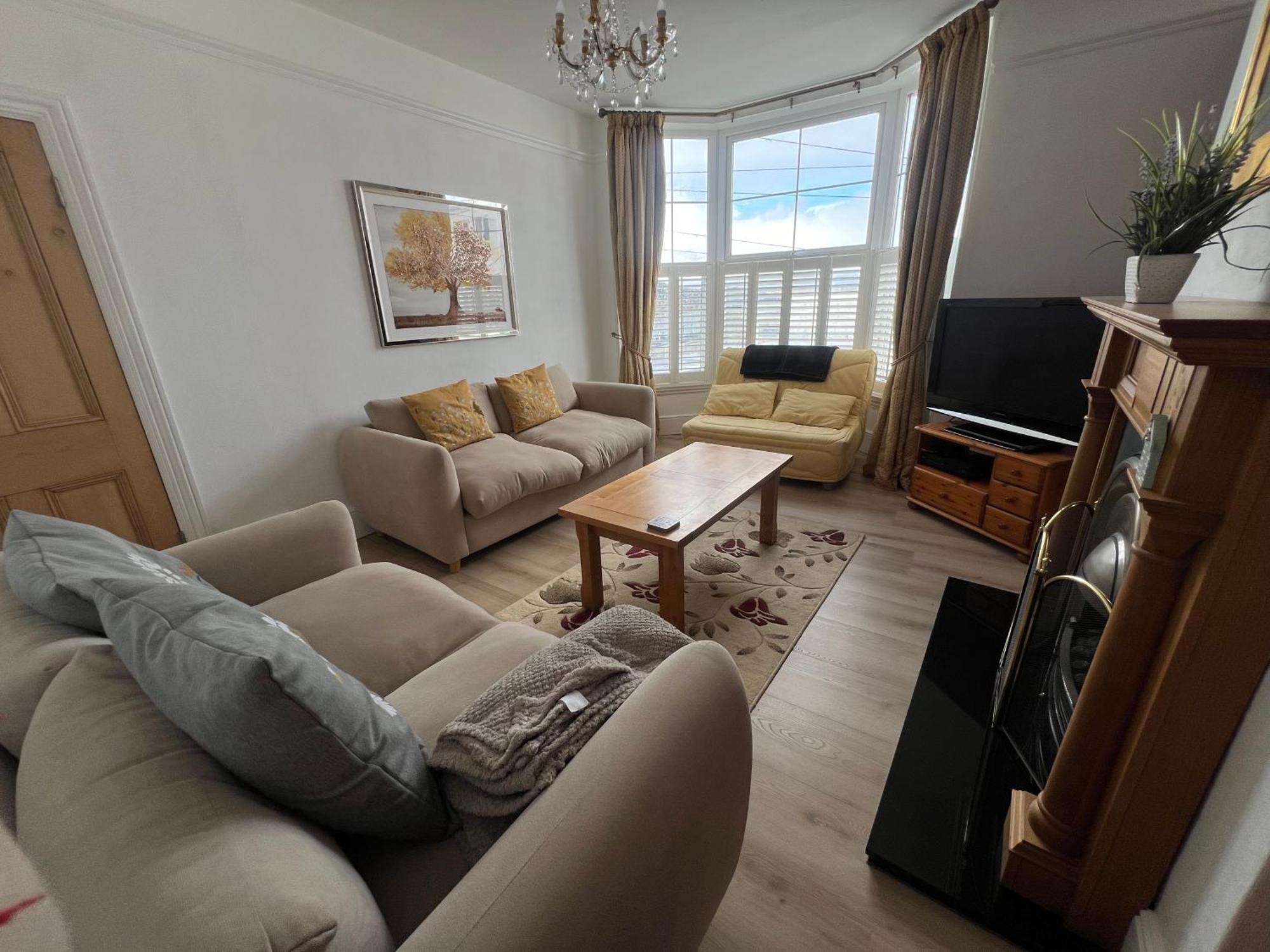 Apartment Spacious First Floor Family Flat, Sea View *